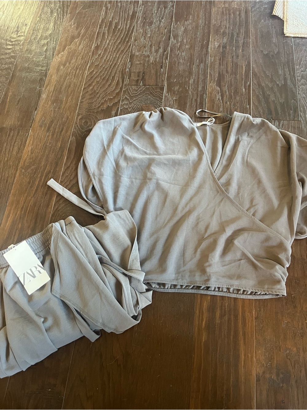 Zara Women's Taupe/ light gray set. open slit tie pants and top. new with tags